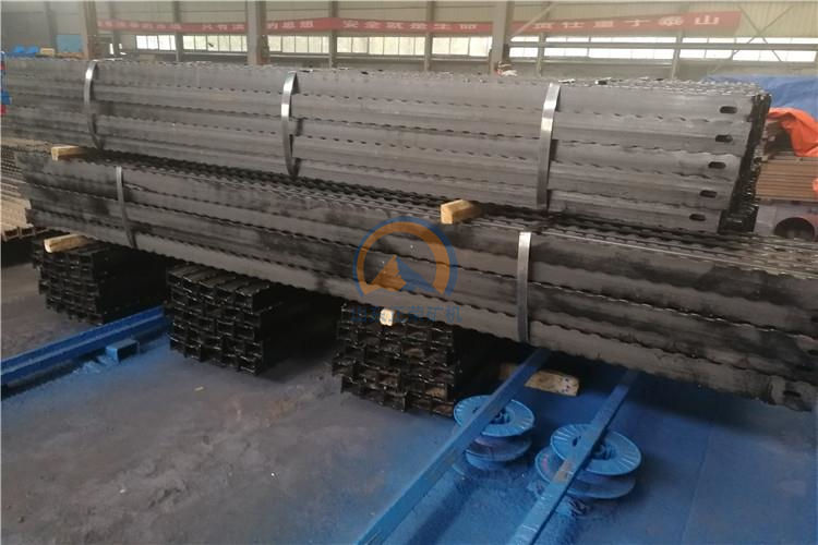 目前，大多數(shù)隊(duì)干有這樣的想法：我的工作就是抓進(jìn)尺、抓產(chǎn)量，我這個(gè)月的生產(chǎn)上去了，這個(gè)月我的工作就做好了